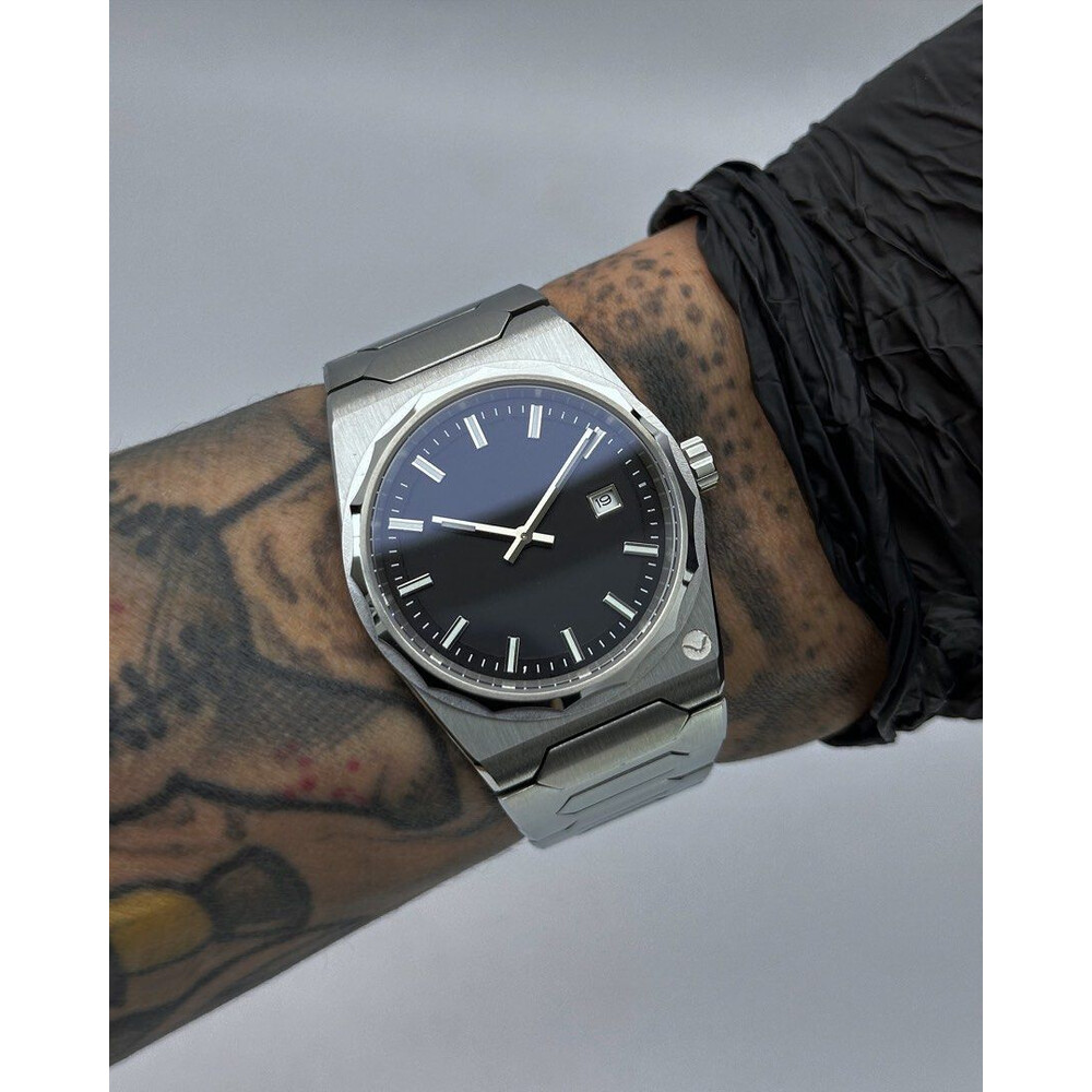 Custom Seiko Mod • No Logo Black VC 222 Quartz• 37mm